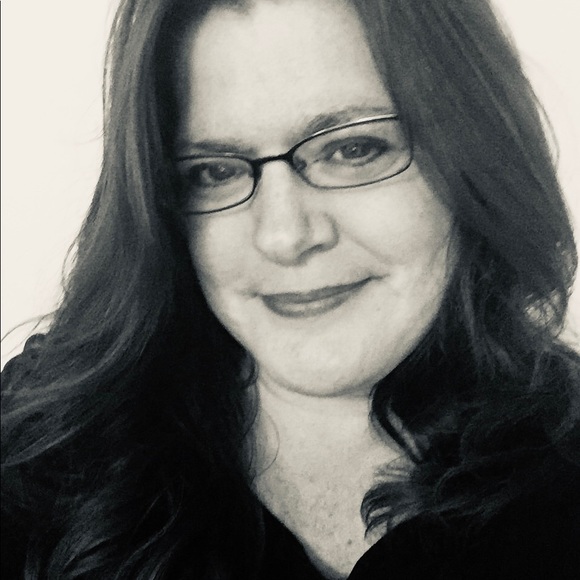 Meet your Posher, April - Picture 1 of 1